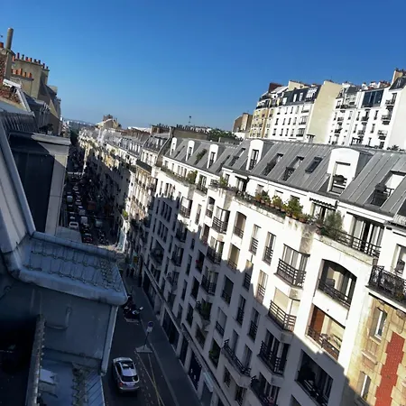 Apartment Wins Montmartre Paris