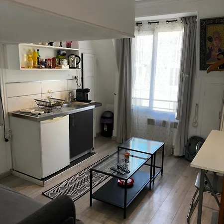 Apartment Wins Montmartre Paris